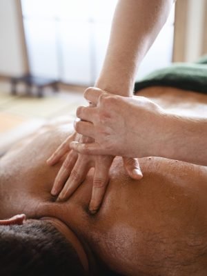 high-angle-man-getting-massage (2)